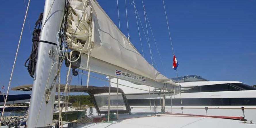 Lagoon 39