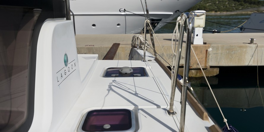 Lagoon 39