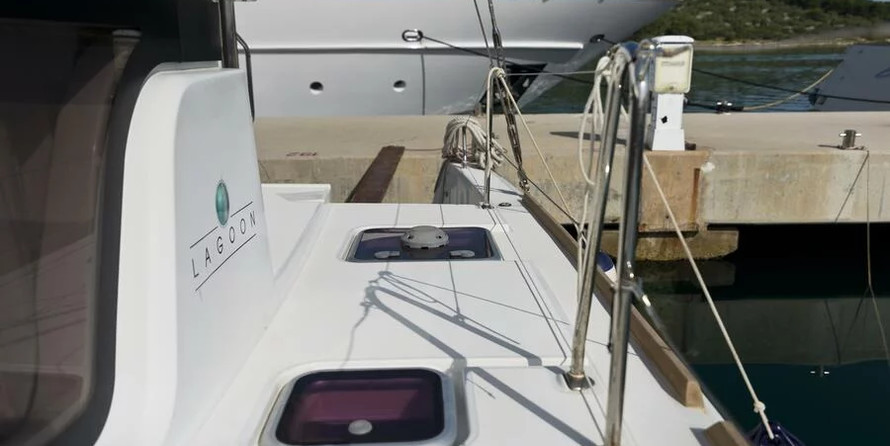 Lagoon 39