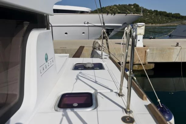 Lagoon 39