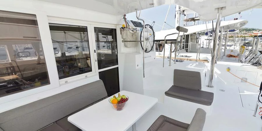 Lagoon 39