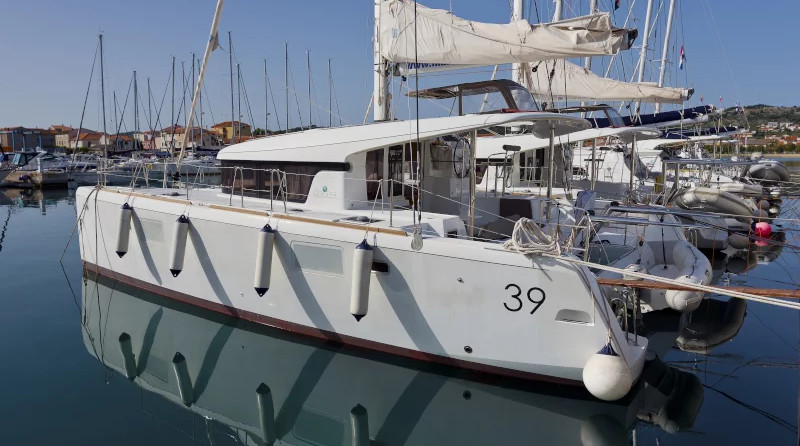 Lagoon 39
