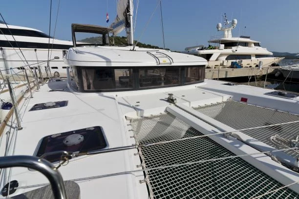 Lagoon 39