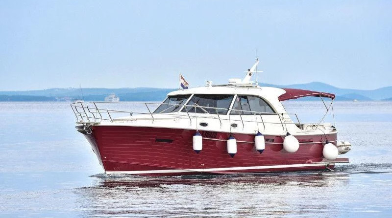 SAS Adriana 44