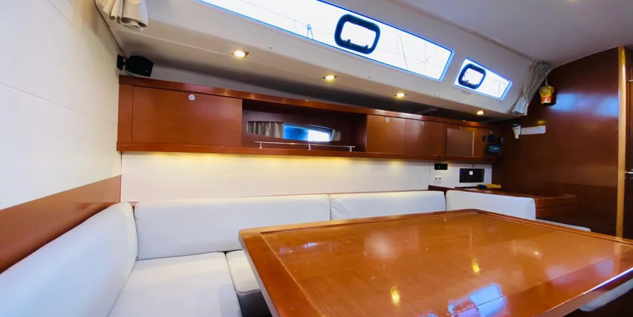 Beneteau Oceanis 50 Family