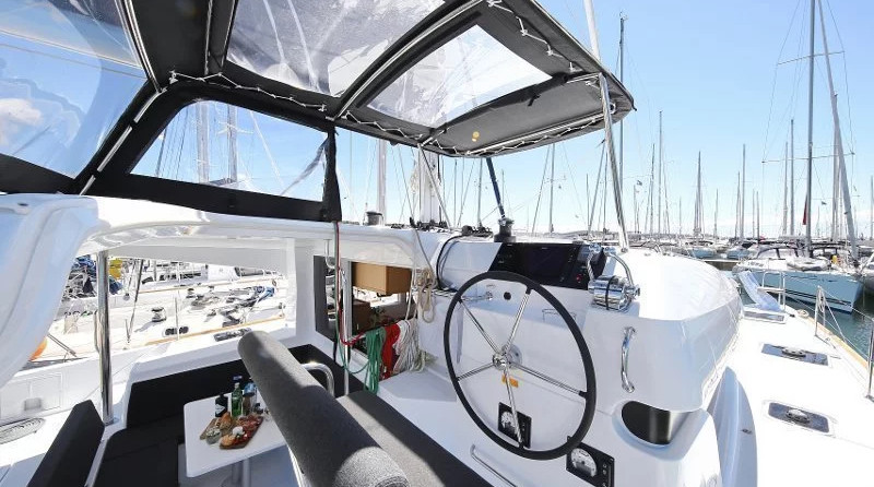Lagoon 39