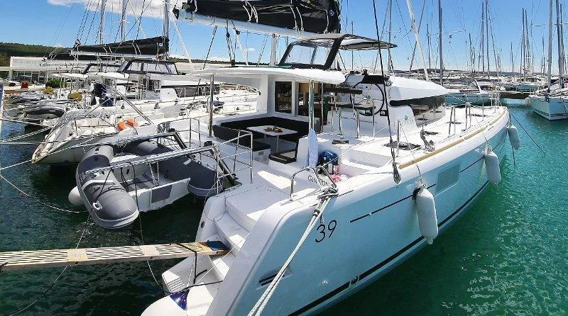 Lagoon 39