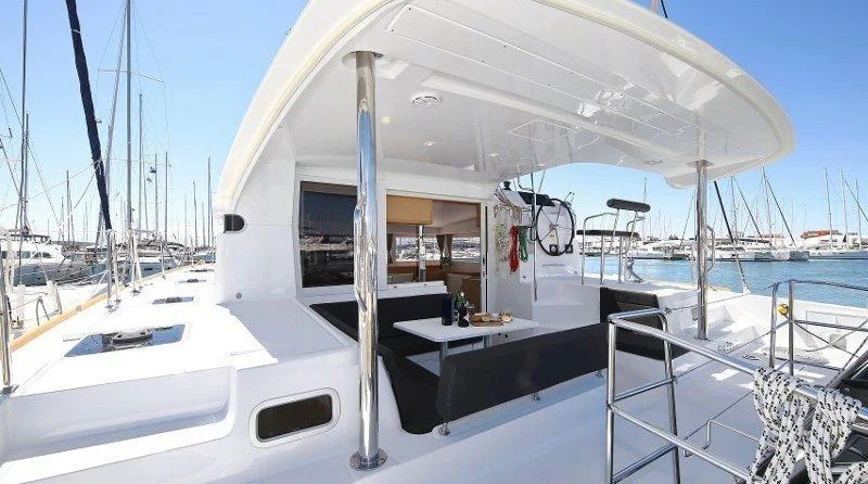 Lagoon 39