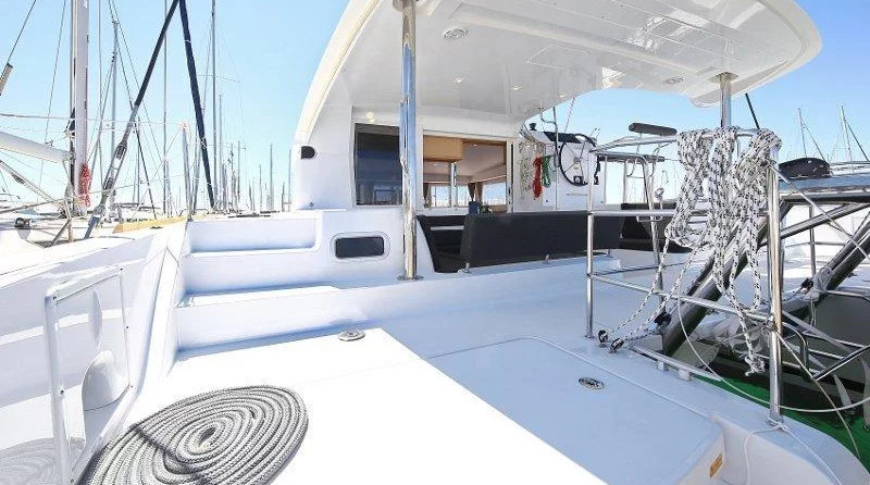 Lagoon 39