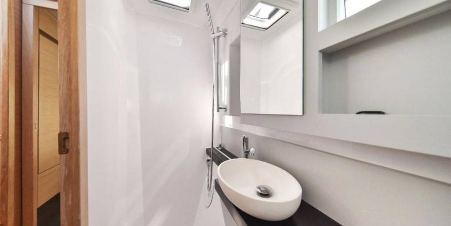 Nautitech 40 open NEW - 4 + 2 cab.