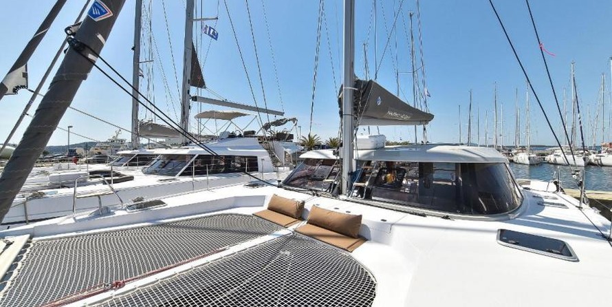 Nautitech 40 open NEW - 4 + 2 cab.