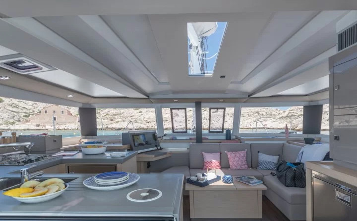 Fountaine Pajot Astrea 42