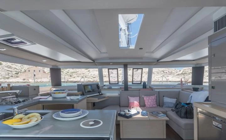 Fountaine Pajot Astrea 42