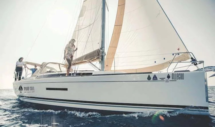 Dufour Grand Large 382