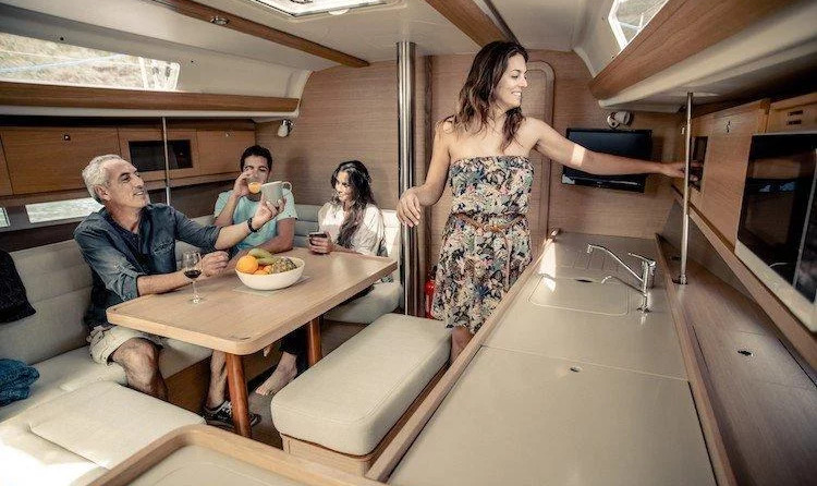 Dufour Grand Large 382