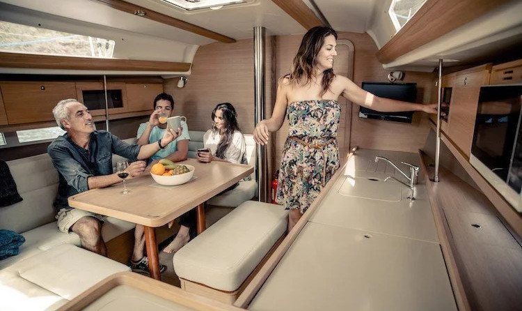 Dufour Grand Large 382