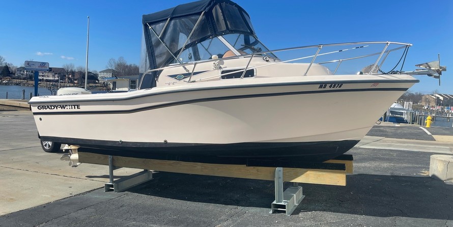 Grady-White Adventure 208