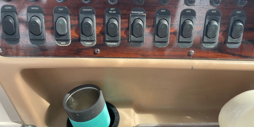 Grady-White Adventure 208