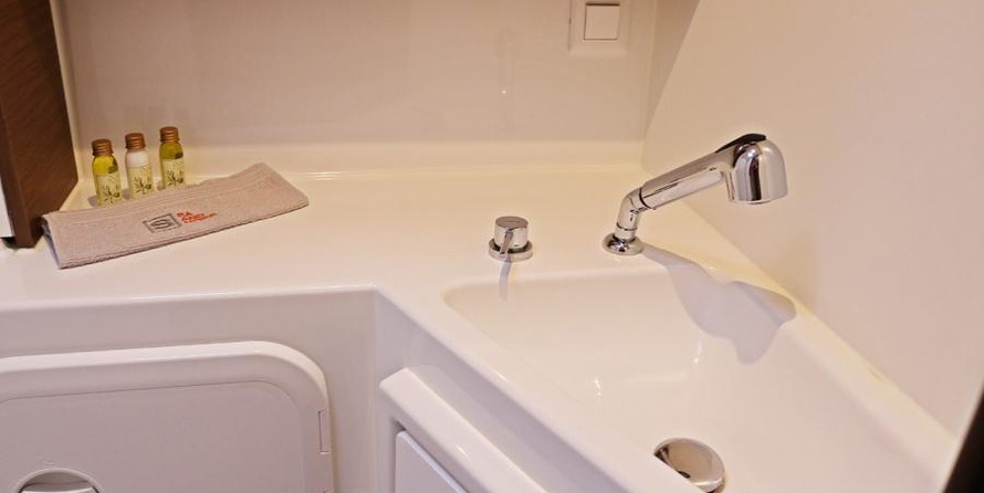 Lagoon 42 - 4 + 2 cab.