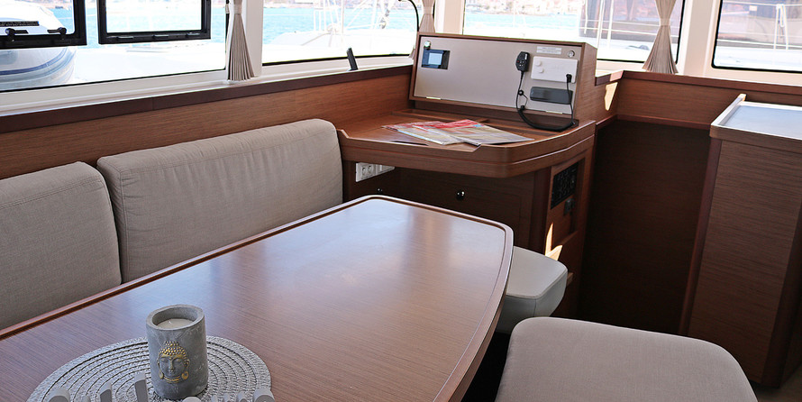 Lagoon 42 - 4 + 2 cab.
