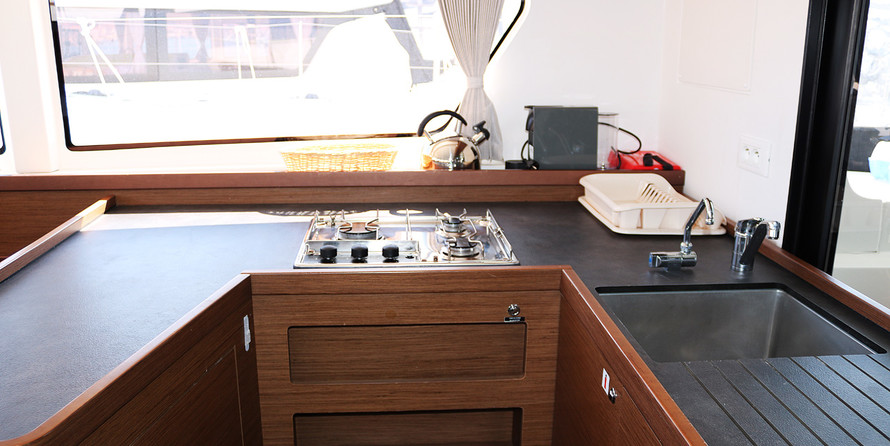 Lagoon 42 - 4 + 2 cab.