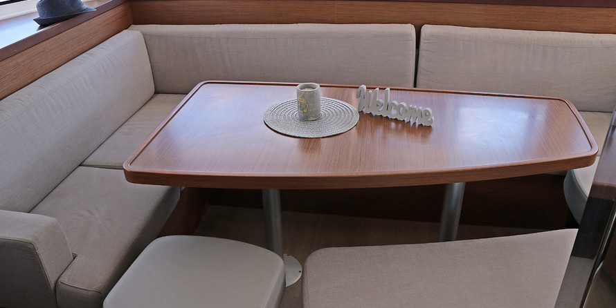 Lagoon 42 - 4 + 2 cab.