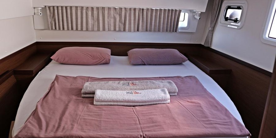 Lagoon 42 - 4 + 2 cab.