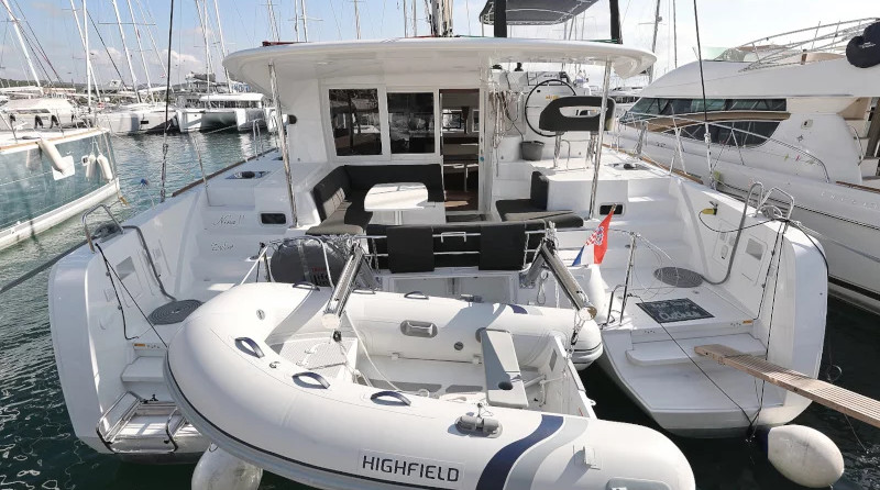 Lagoon 40