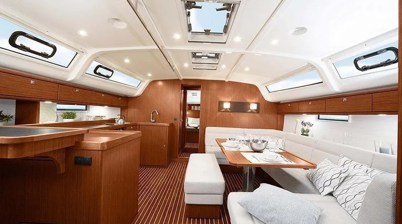 Bavaria Cruiser 51