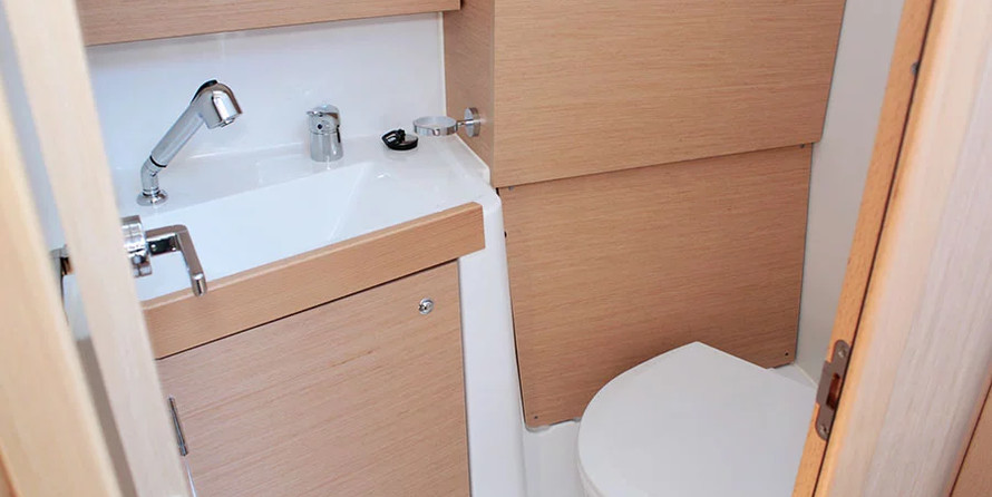 Beneteau Oceanis 38.1