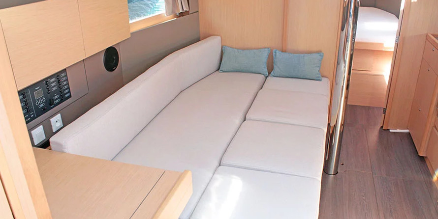 Beneteau Oceanis 38.1