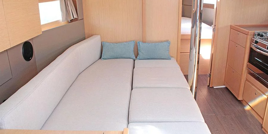 Beneteau Oceanis 38.1
