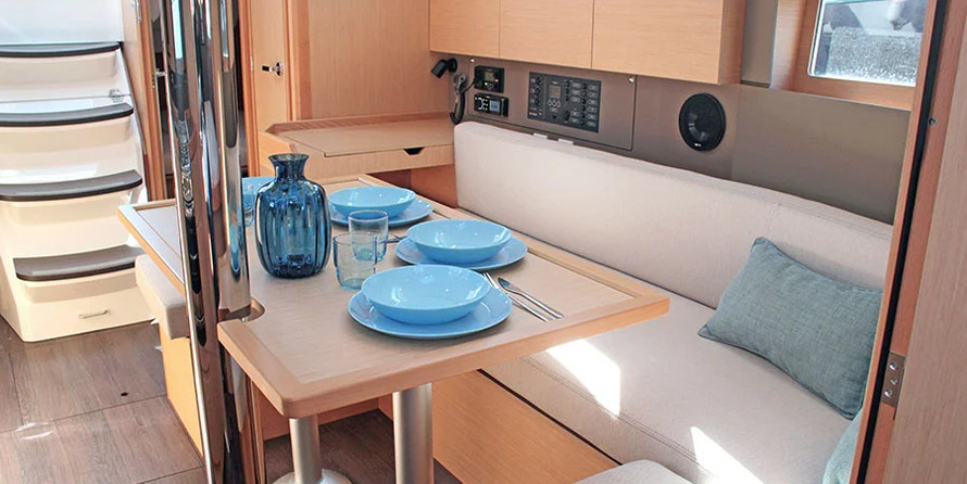 Beneteau Oceanis 38.1