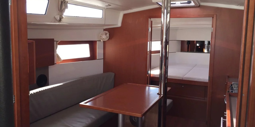 Beneteau Oceanis 38.1