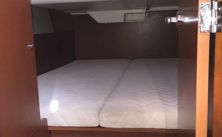 Beneteau Oceanis 38.1