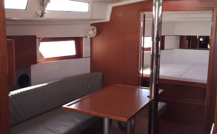 Beneteau Oceanis 38.1