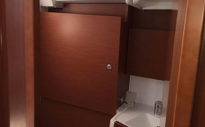 Beneteau Oceanis 38.1