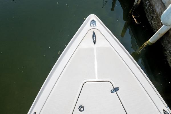 Fountain 38 center console te