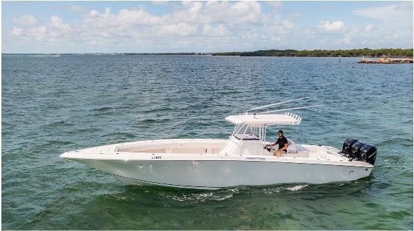 Fountain 38 center console te