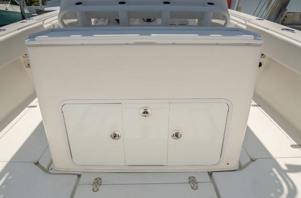 Fountain 38 center console te