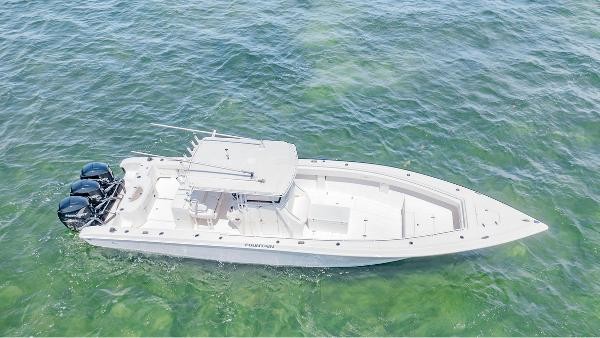 Fountain 38 center console te