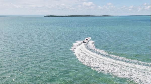 Fountain 38 center console te