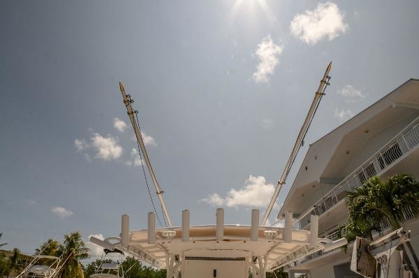 Fountain 38 center console te