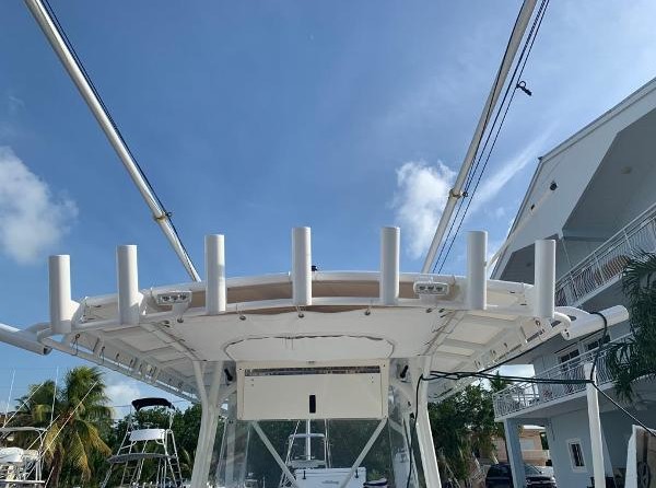 Fountain 38 center console te