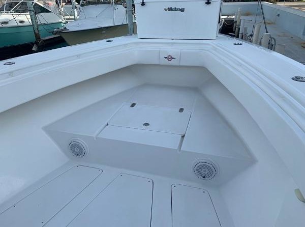 Fountain 38 center console te