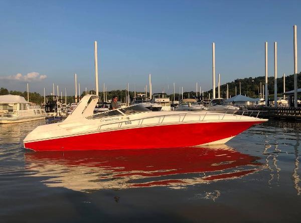 Fountain 38 Express Cruiser