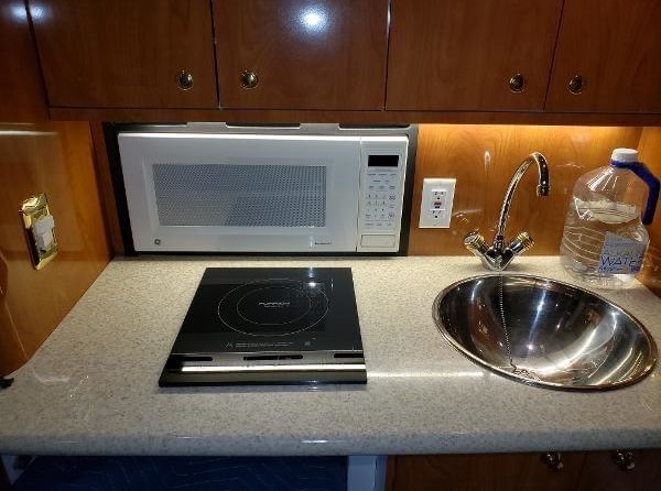 Fountain 38 Express Cruiser