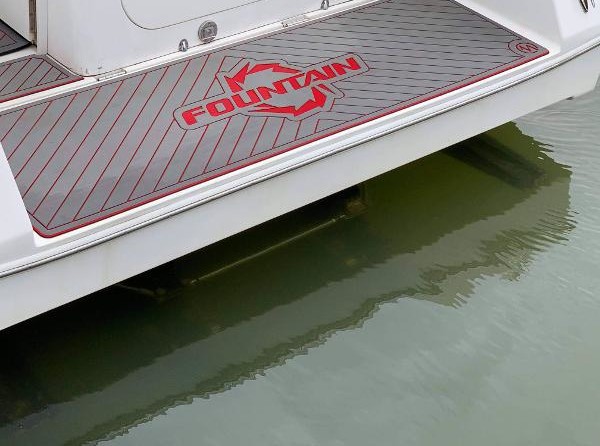 Fountain 38 Express Cruiser