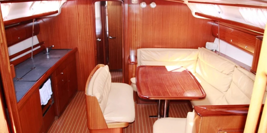 Bavaria 44