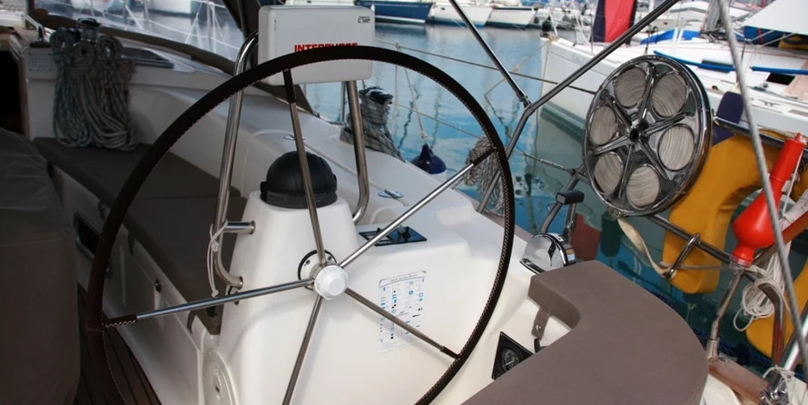 Bavaria 44